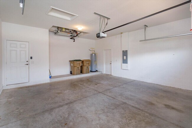 Building Photo - Immaculate Move-In Ready 3-Bedroom Home wi...