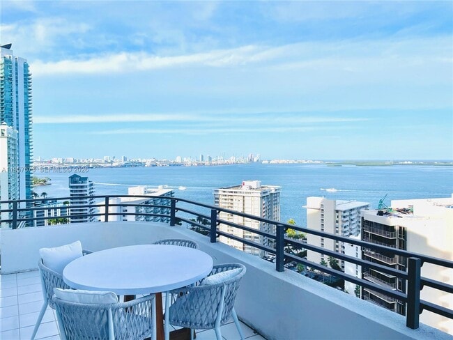 Building Photo - 151 SE 15th Rd