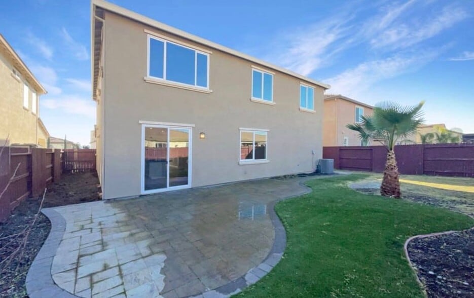 Building Photo - 8416 Tapies Way