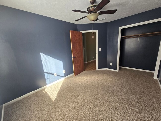 Building Photo - 1018-4 Woodcreek Dr - Stewarts Creek