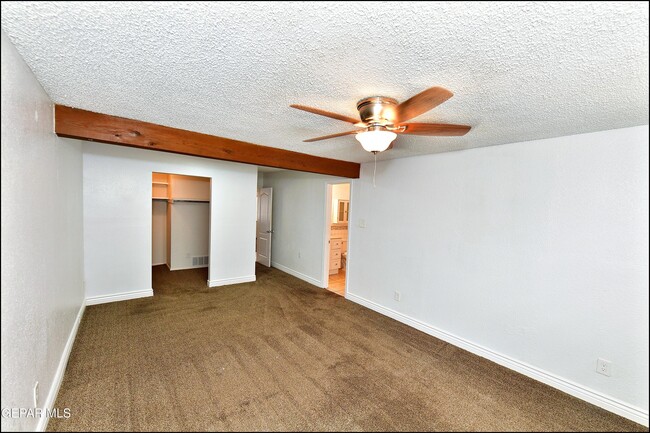 Building Photo - 10565 Murphy St