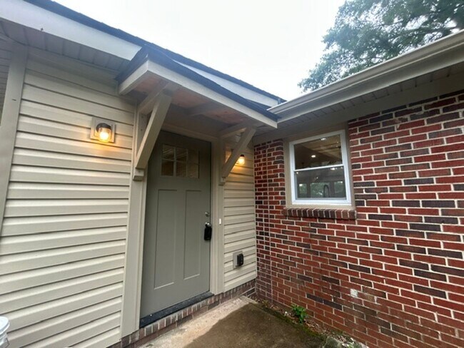 Building Photo - **Coming Soon**Completely Renovated Corner Lot Near Downtown Greenville
