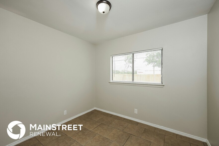 Building Photo - 2886 Almond Field Dr