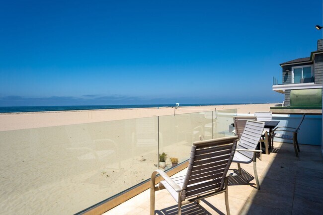 Building Photo - 3525 Ocean Dr