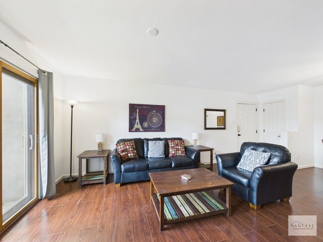 Building Photo - Fully Furnished Condo in the Desirable San Mateo Condos