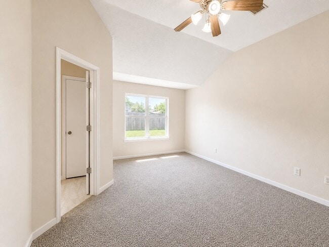 Building Photo - 1711 Dixon Ln