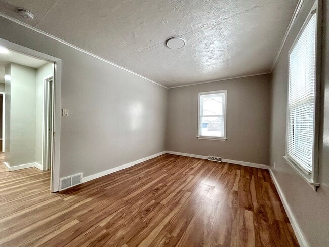 Building Photo - Spacious Three Bedroom Home in Muskegon