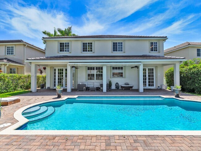 Building Photo - 4400 Fox Ridge Dr
