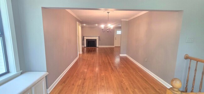 Building Photo - 600 Skyline Dr