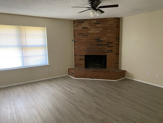 Building Photo - 5808 Woodsetter Ln