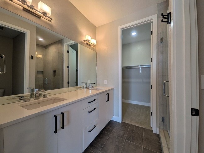 Building Photo - 5009 S Prince Pl