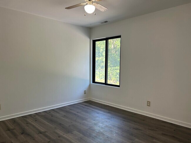 Building Photo - 20 Tilton Club