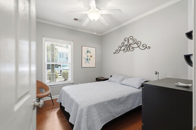 Building Photo - "Charming Fully Furnished 2-Bed Condo with & Granite Countertops in Charleston – 1320 Sq Ft of Co...