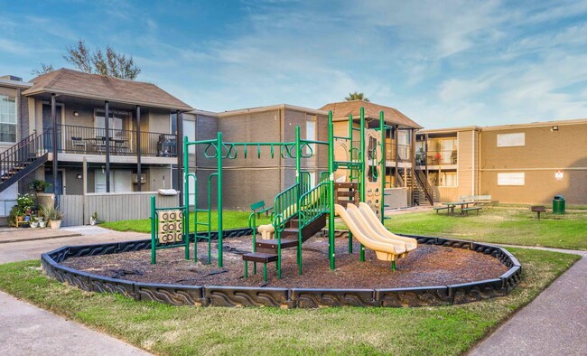 Building Photo - 1370 Afton St