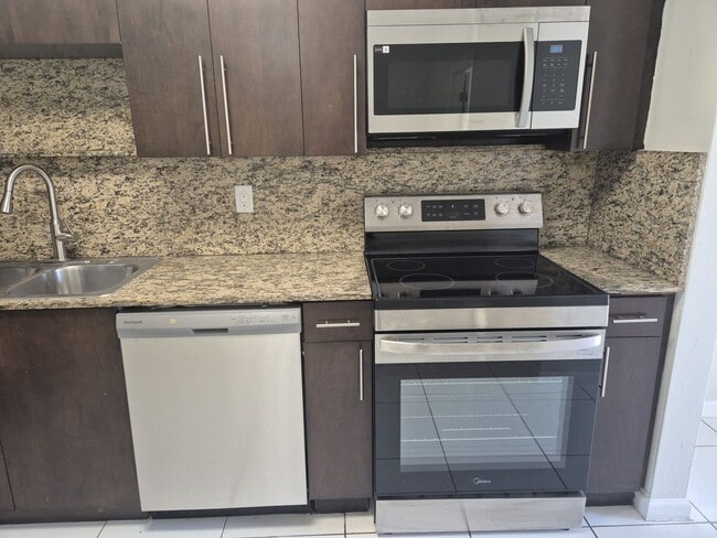 Building Photo - 3612-3614 TAYLOR ST