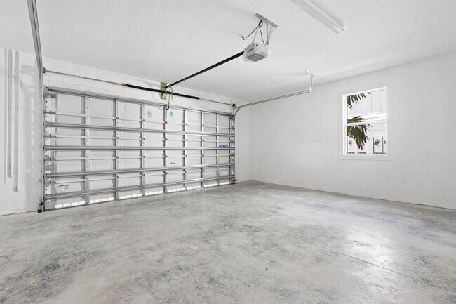 Building Photo - 4416 Longwood Lk Sq