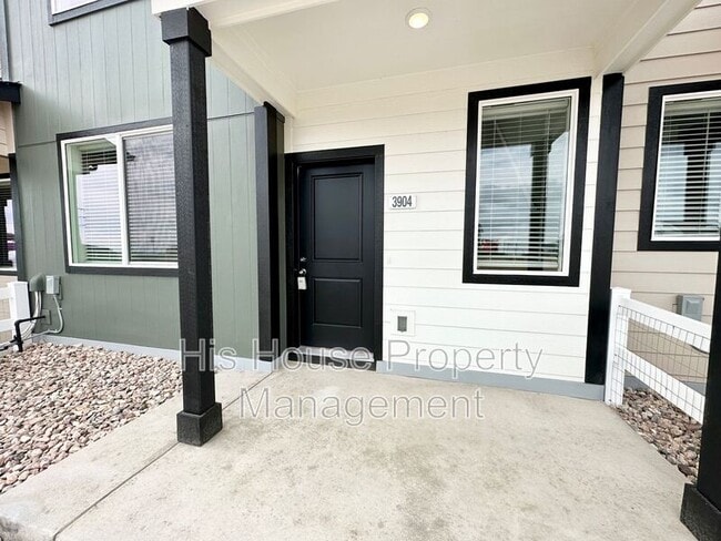 Building Photo - 3904 Canoe St