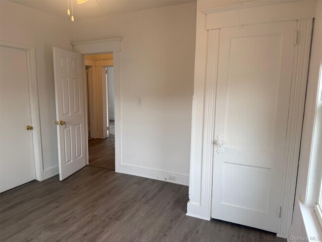 Building Photo - 49 Lake Ave