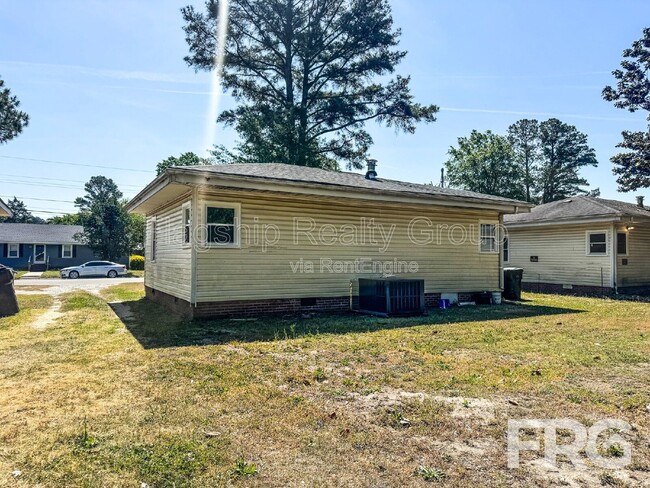 Building Photo - 1403 Clingman St