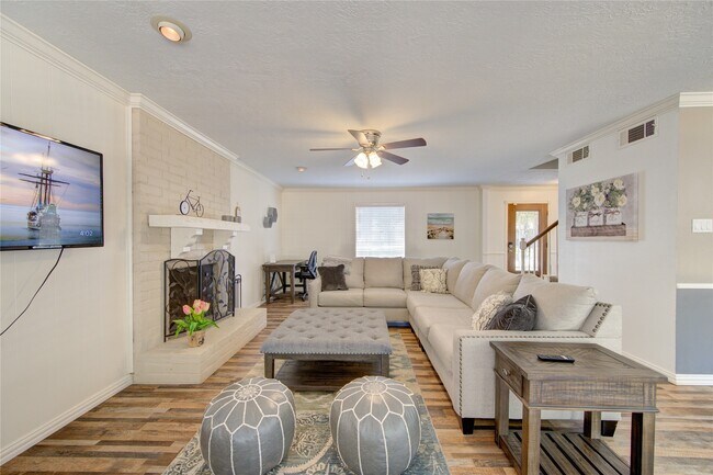 Building Photo - 17206 Seven Pines Dr