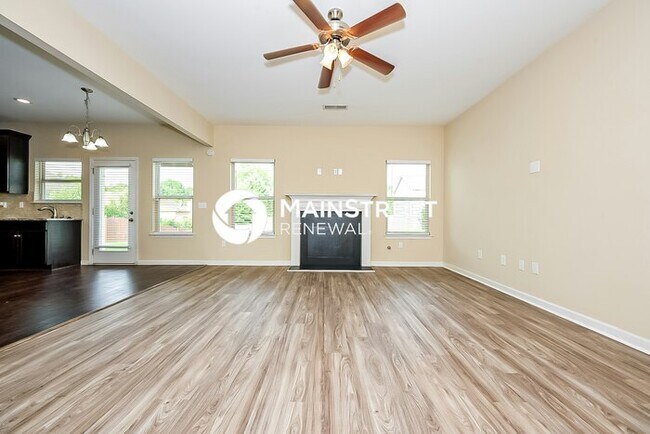 Building Photo - 5 Bedroom Pet-Friendly Home in Locust Grove, GA with Main Street Renewal