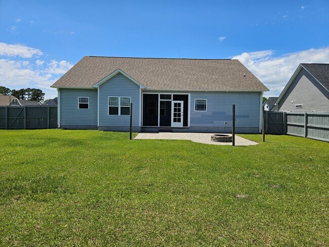 Building Photo - 3 Bedroom, 2 bath unfurnished home located in Bridgeport Community in Sneads Ferry