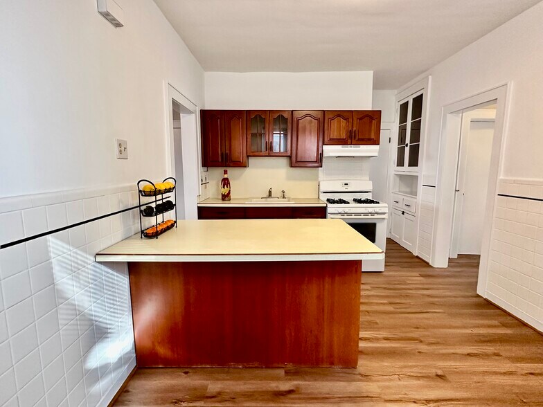 Building Photo - 167 N 15th St