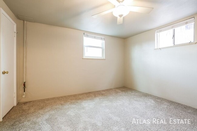 Building Photo - 2716 Grove St