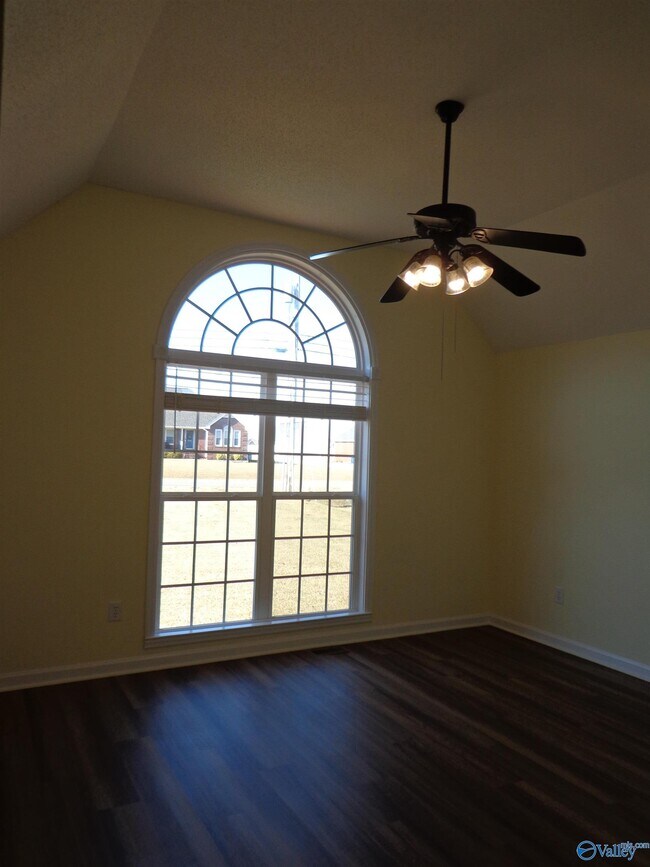 Building Photo - 205 Darsey Ct