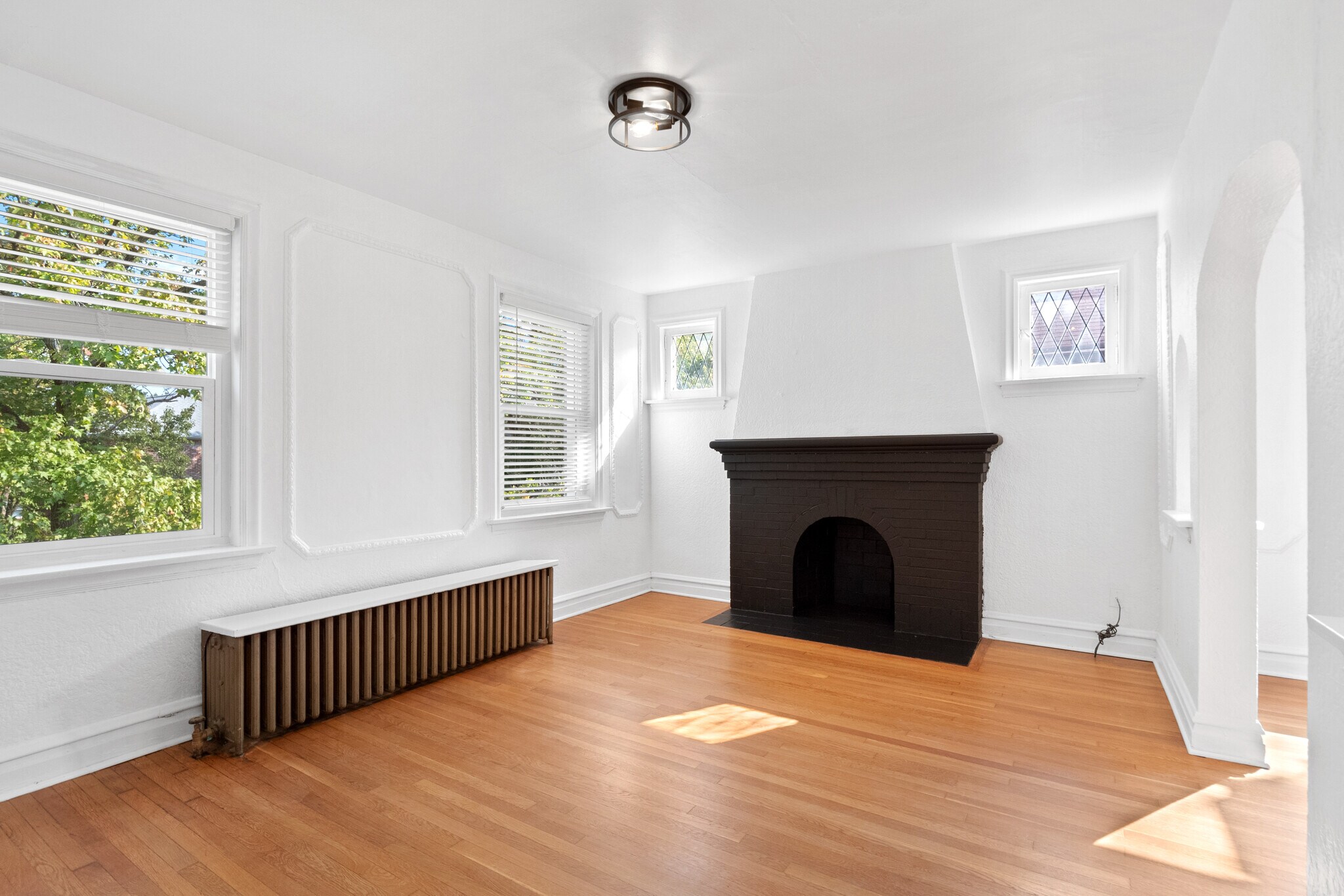 Building Photo - 7246 Amherst Ave