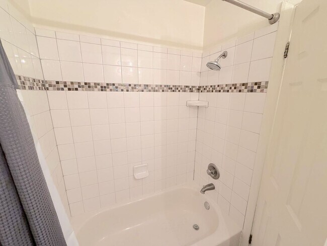 Building Photo - Charming 3 Bedroom, 2 Bathroom NE ABQ Home. Refrigerated Air! Spacious backyard. Near Uptown