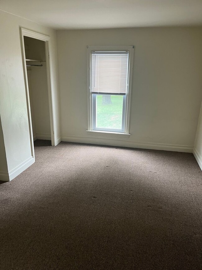 Building Photo - 2-3 Bedroom, 1 Bathroom Detached House in Shippensburg