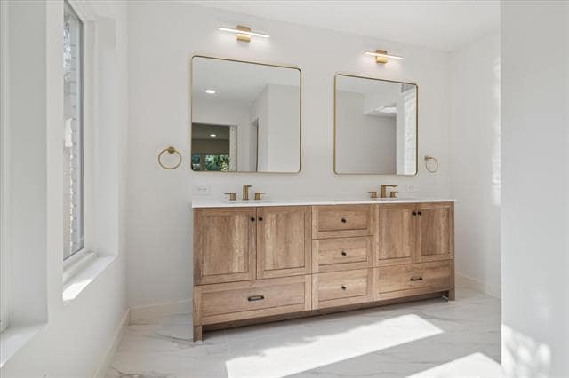 Building Photo - 15712 Terrace Lawn Cir