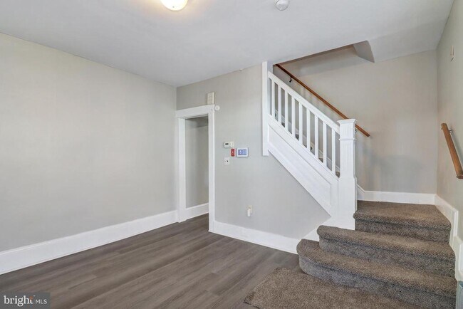 Building Photo - 24 Trent Ave