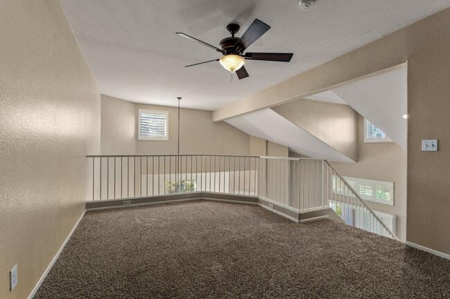 Building Photo - 1010 S Farralon Ln