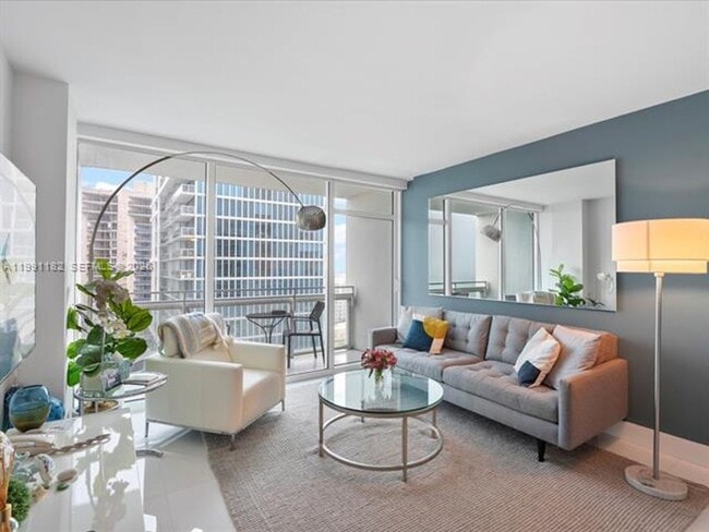 Building Photo - 6801 Collins Ave