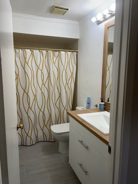 Building Photo - 112 Club Dr