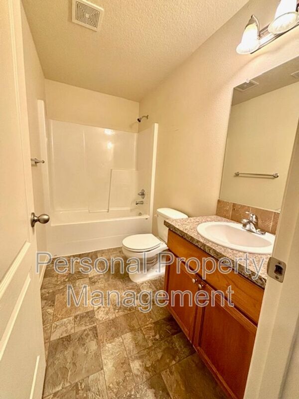 Building Photo - 3371 NW 47th Dr