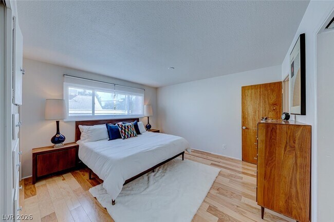 Building Photo - 1245 S 15th St