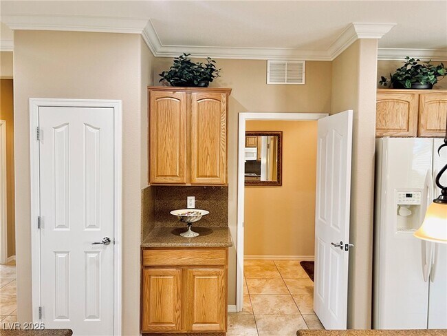 Building Photo - 2192 Canyonville Dr