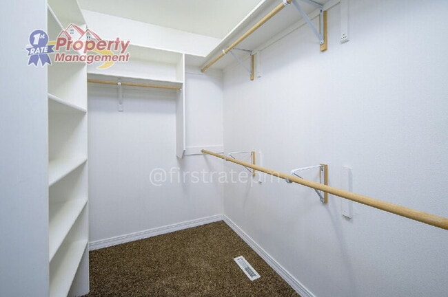 Building Photo - 1923 N Tyra Ave