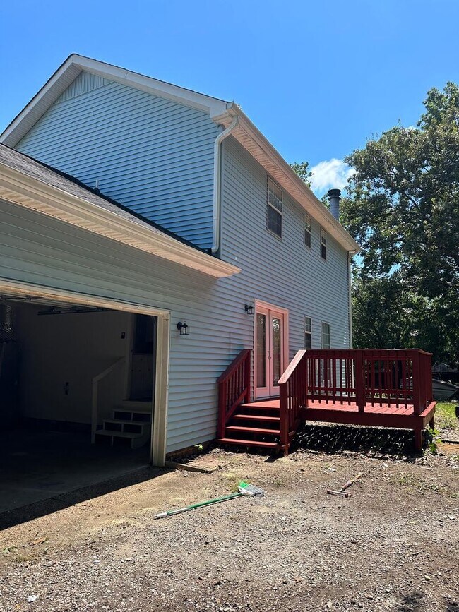 Building Photo - Large two-story colonial style home, Antioch