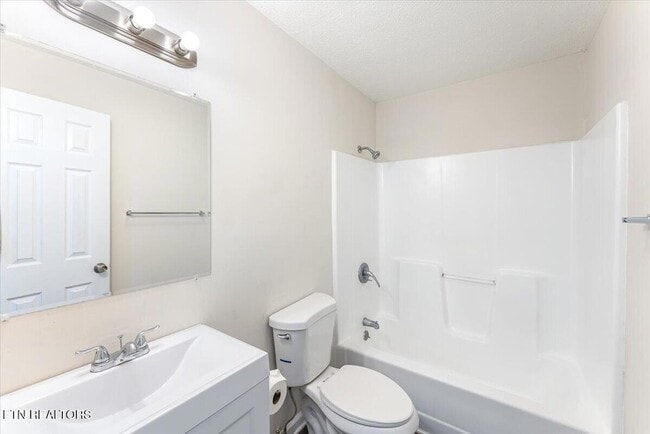 Building Photo - 158 Hamilton Cir