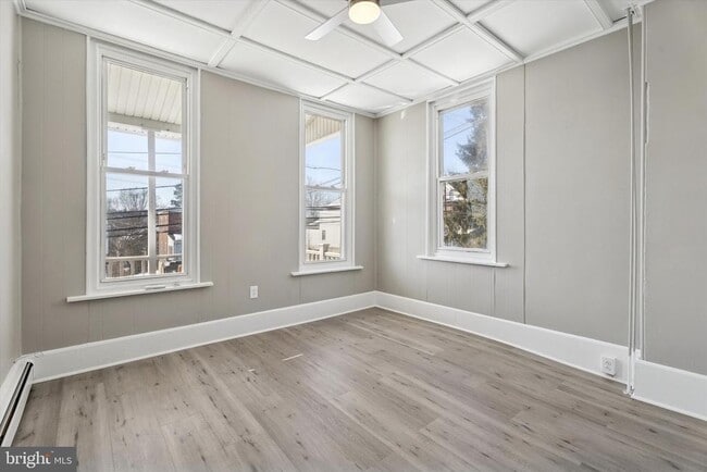 Building Photo - 210 2nd Ave