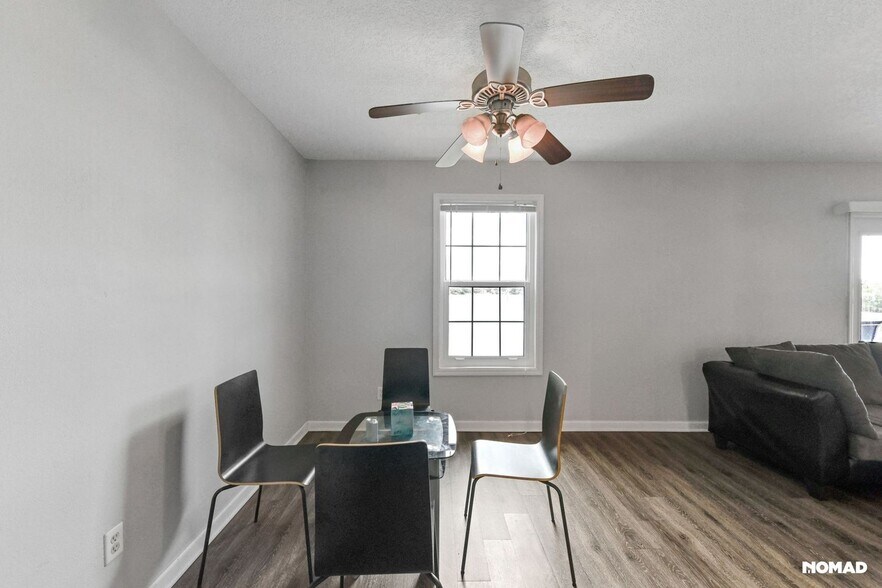 Building Photo - 219 Pompano Dr SE