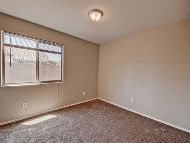 Building Photo - 2604 N 105th Dr