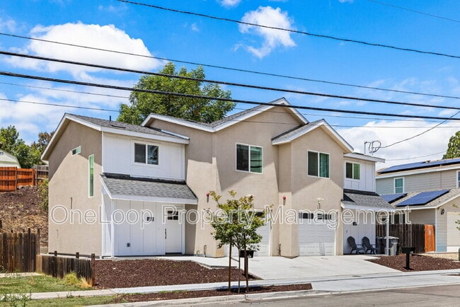 Building Photo - 6256 E Lake Dr