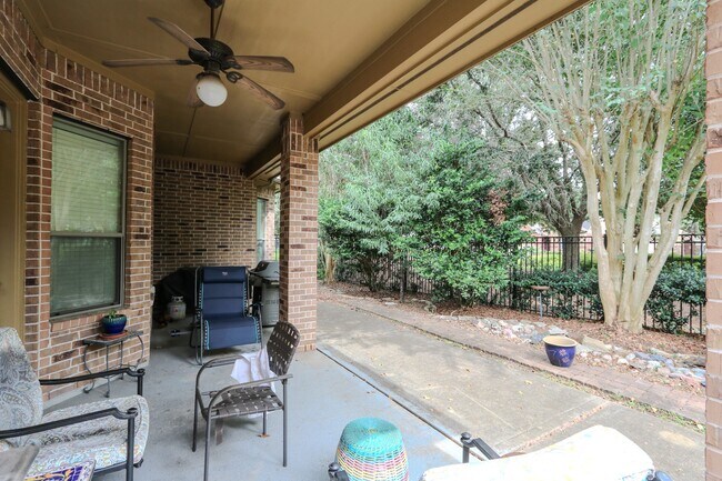 Building Photo - 6514 Monrovia Ln