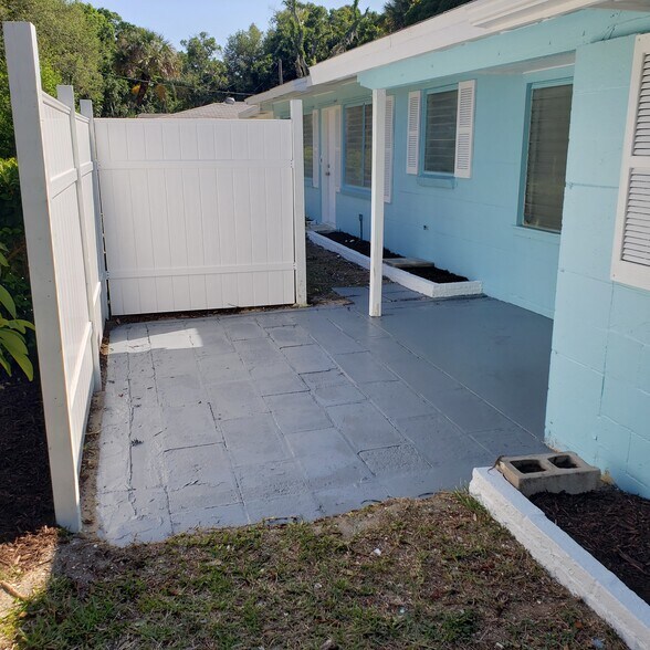 Building Photo - 2061 50th Avenue