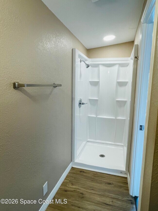 Building Photo - 2508 Chatham Way NE
